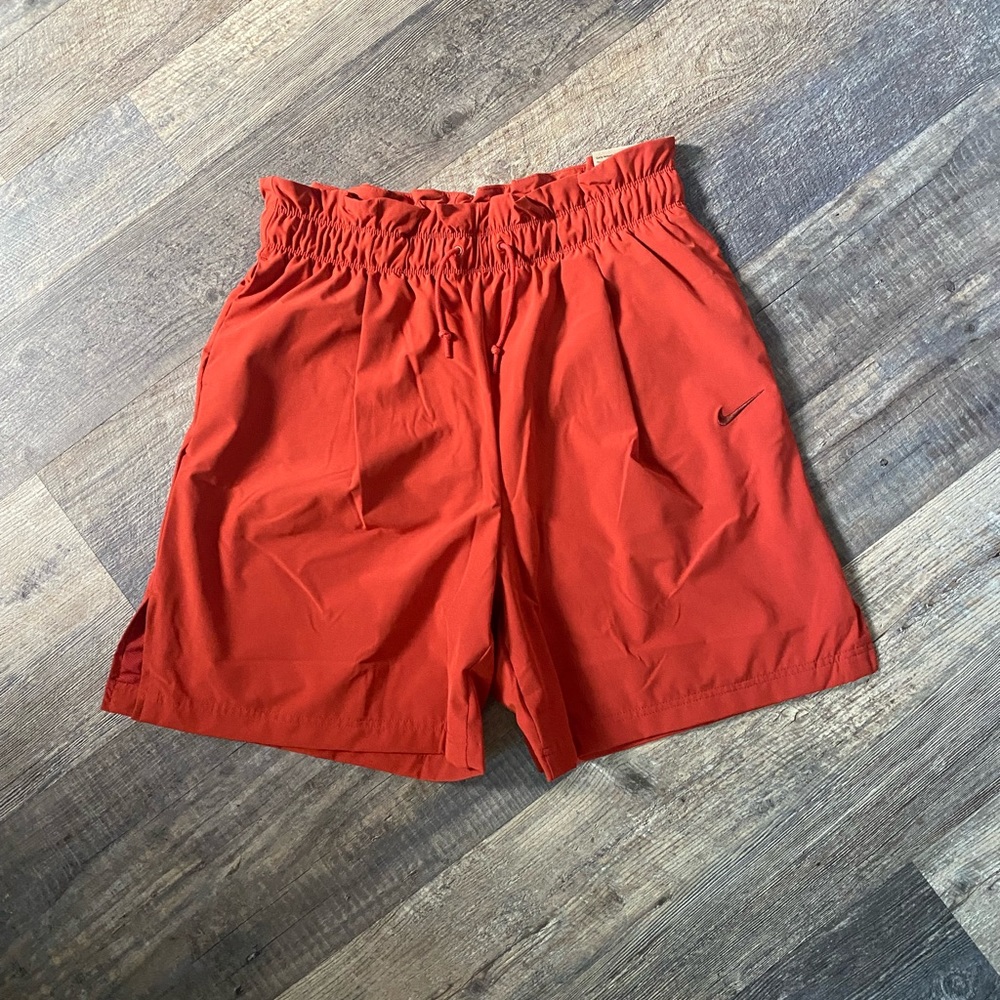 NWT Nike Sportswear Everyday Modern High-Rise Woven Shorts Women's Size L